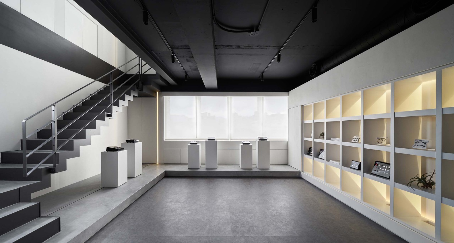 235平方米創(chuàng)意銷(xiāo)售辦公室設(shè)計(jì)