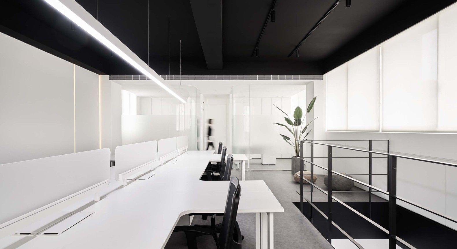 235平方米創(chuàng)意銷(xiāo)售辦公室設(shè)計(jì)