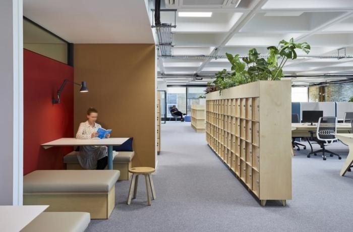 1800平米文化傳媒公司辦公室設計