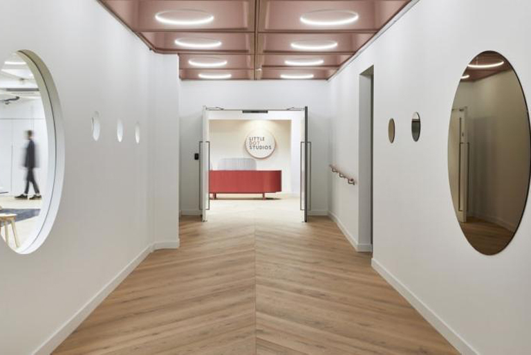 1800平米文化傳媒公司辦公室設計